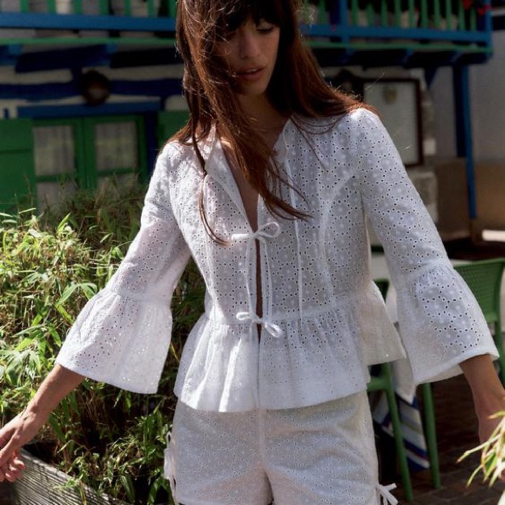 Zara White Eyelet Lace Set Ensemble Peplum Blouse Flat Front Shorts